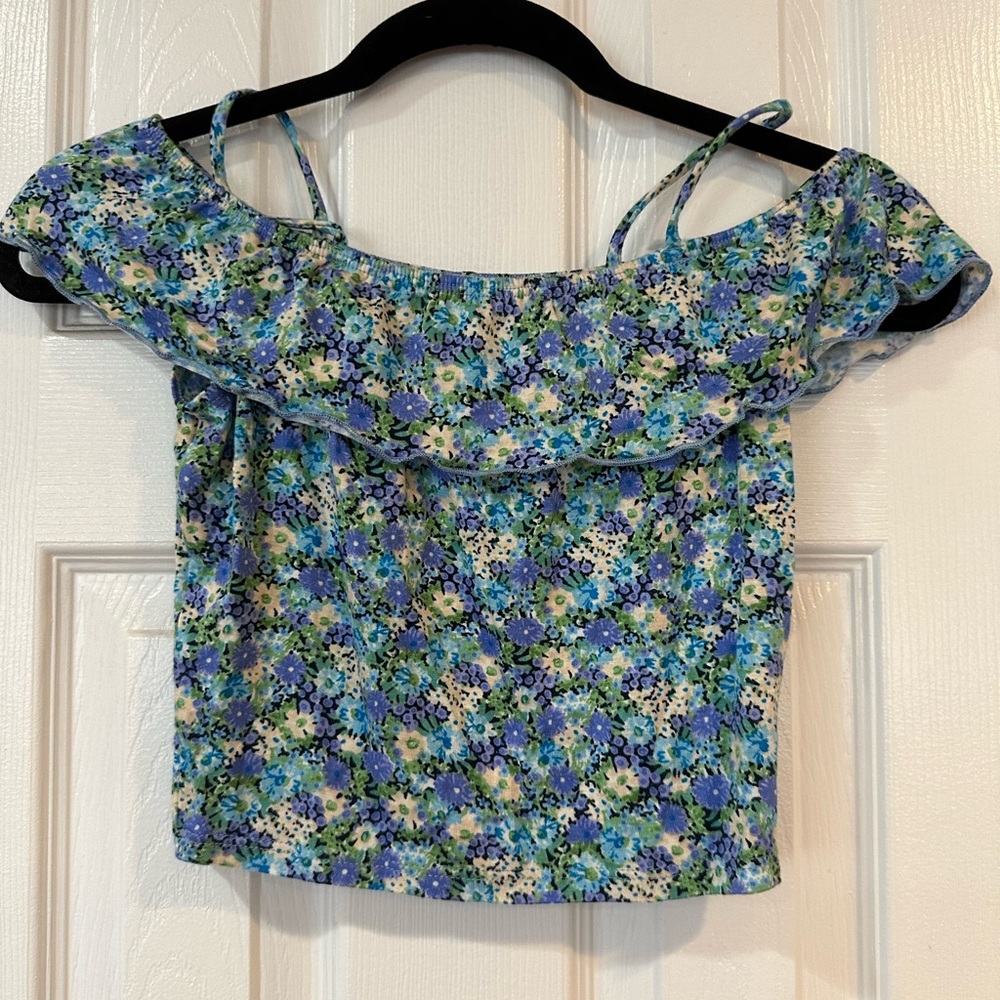 Super soft and girly cropped cold shoulder top